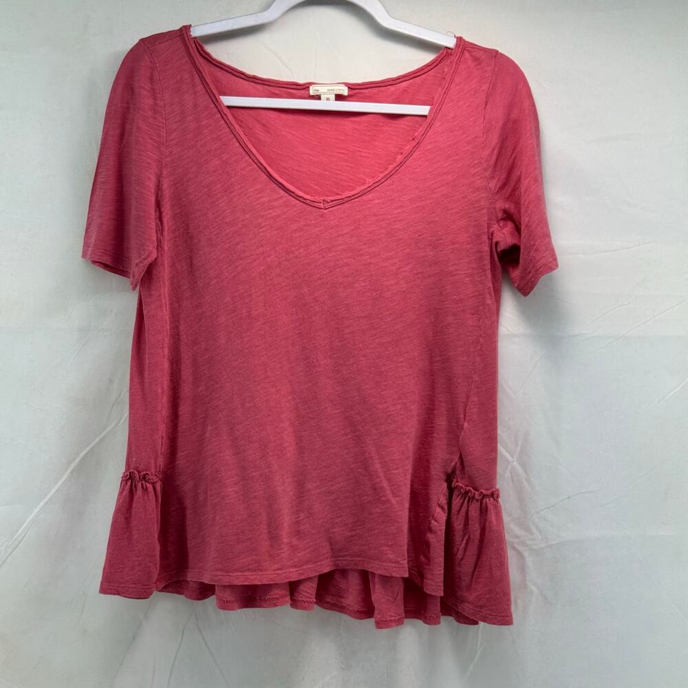 Gap pink/redish Vneck women’s babydoll feminine Casual XS t shirt